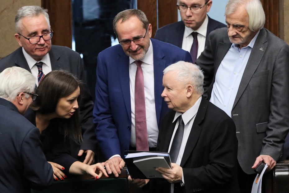 Politycy PiS w Sejmie. Fot. PAP/Paweł Supernak