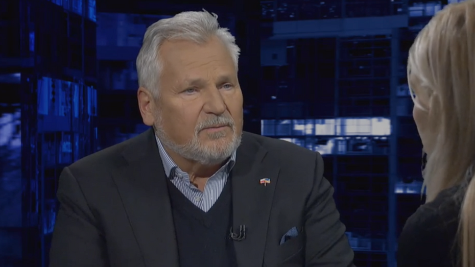 Aleksander Kwaśniewski w programie "Kropka nad i" w TVN24. (fot. screenshot/TVN24)