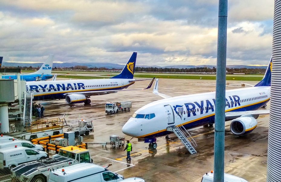 Irlandzki tani przewoźnik poinformował, że mniej niż 2 proc. lotów Ryanaira zaplanowanych na okres od piątku do niedzieli zostało dotkniętych strajkami personelu pokładowego. Źródło: pixabay.com