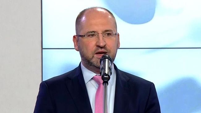 Według przeciwników Jarosława Gowina obowiązki szefa Porozumienia przejął Adam Bielan, fot. PAP wideo