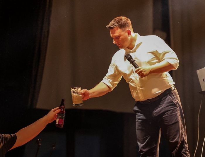 Mentzen w komitywie z Tuskiem? Konfederacja będzie języczkiem u wagi