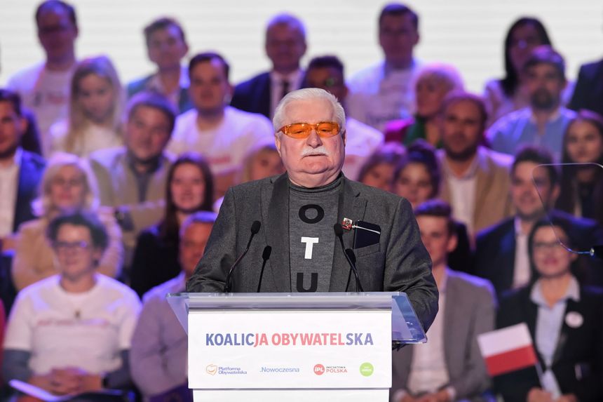 Lech Wałęsa podczas konwencji wyborczej KO. fot. PAP