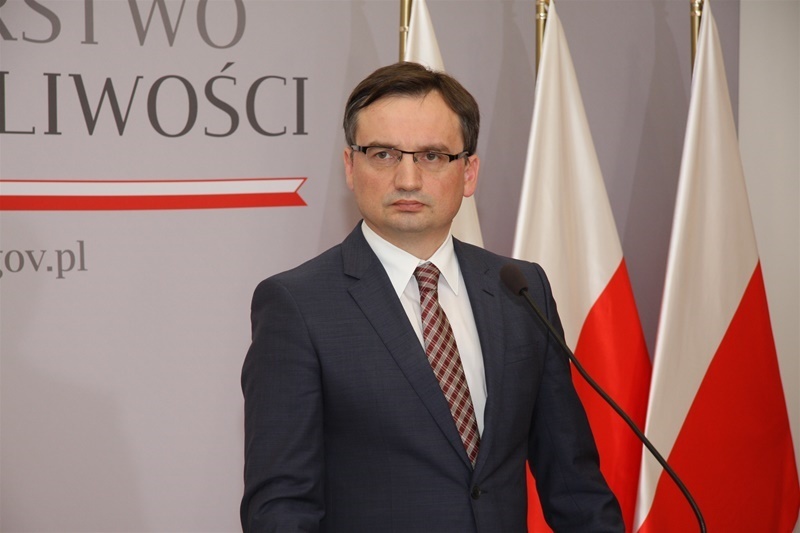 Zbigniew Ziobro przeciwnikiem obowiązkowych szczepień na COVID-19.