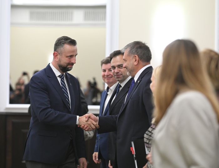 Najgorszy pomiar w historii dla rządu Tuska. "Jeśli na coś czeka, to na cud"