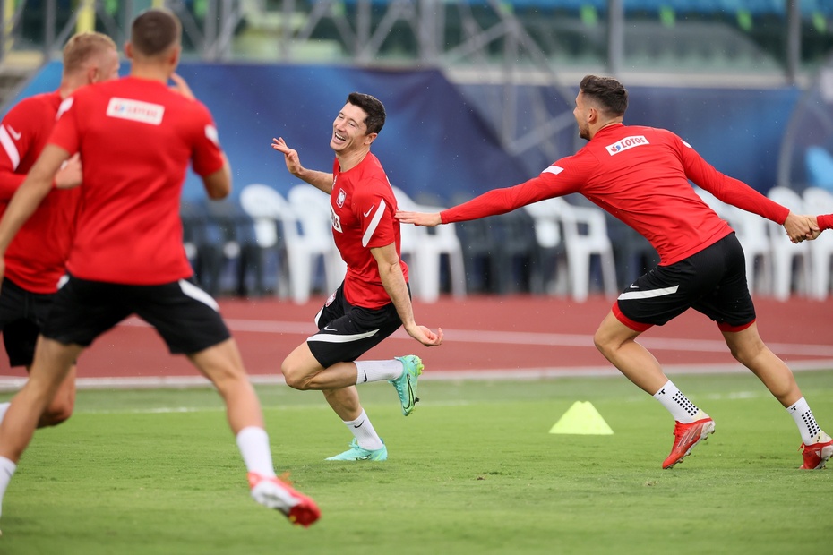 Robert Lewandowski na treningu przed meczem z San Marino. Fot: PAP/Leszek Szymański