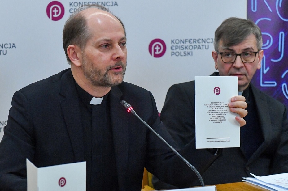Rzecznik Konferencji Episkopatu Polski ks. Leszek Gęsiak SJ. Fot. PAP/Piotr Nowak