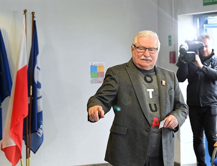 Wałęsa napadnięty w Warszawie. Atakujący wołał: „Bolek”