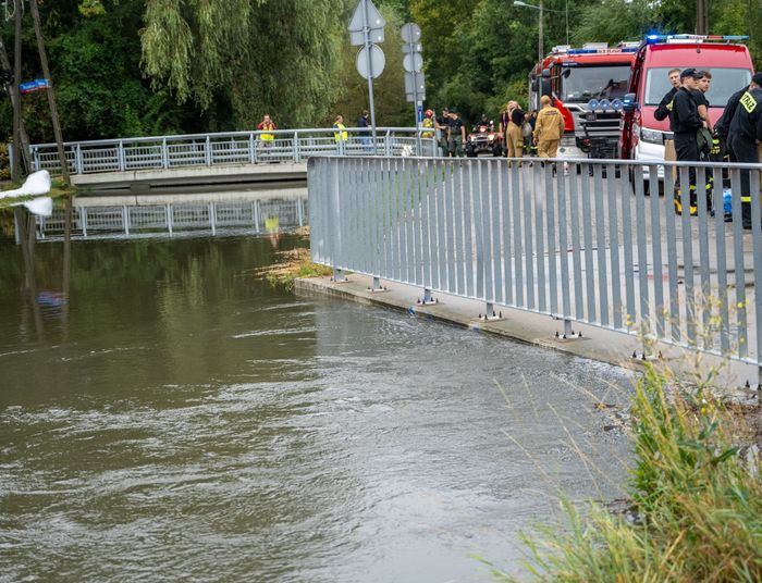 Warszawa jak Wenecja po serii nawałnic. Trzaskowski się tłumaczy