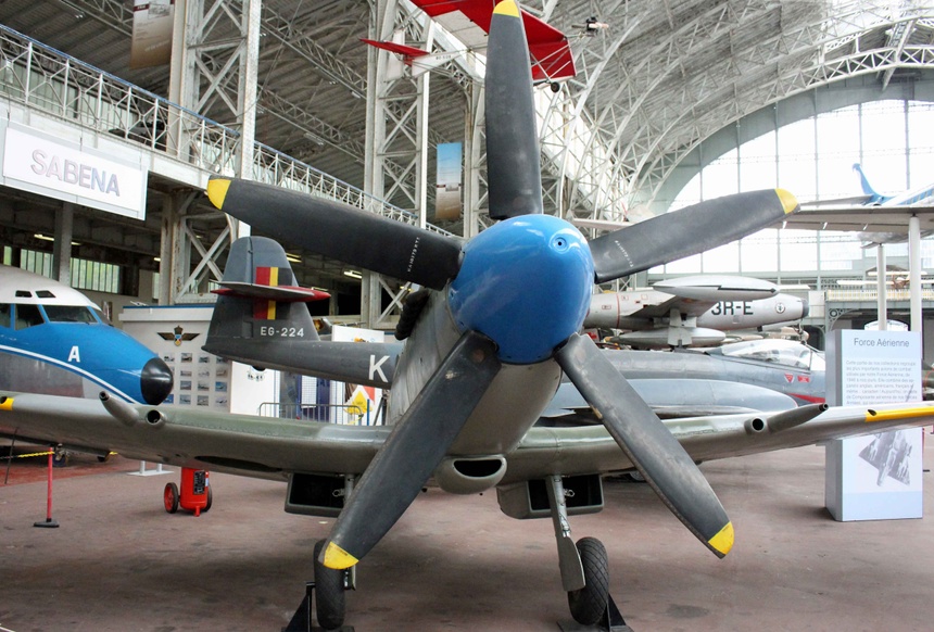 "Spitfire" Mk XIV w muzeum w Brukseli. Zdjęcie: Alpejski