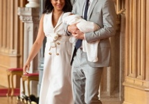Książę Harry, księżna Sussex Meghan i nowonarodzone royal baby. Fot.PAP/EPA/Domic Lipinski/PA