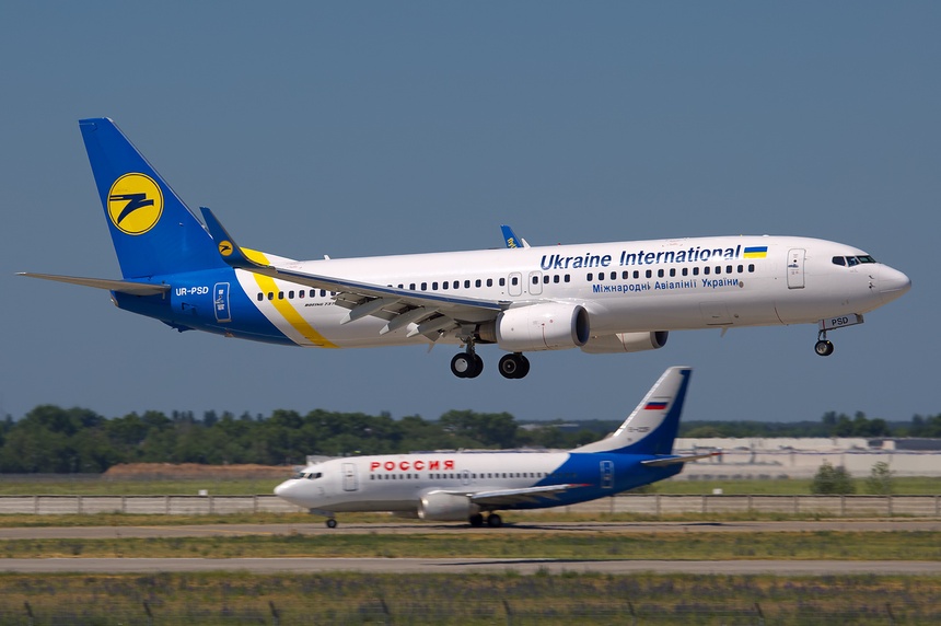 Ukraine International Airlines (UIA) będzie realizowała połączenia czarterowe dla polskiego biura podróży Itaka. Źródło: commons.wikimedia.org