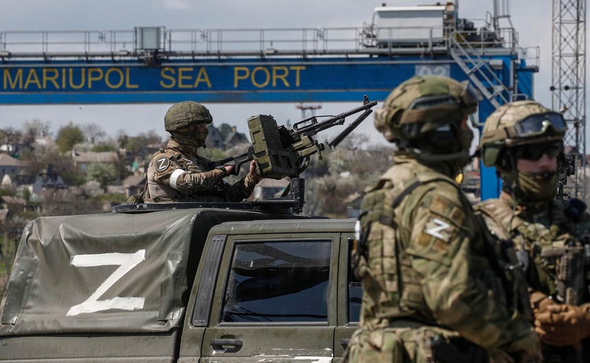 Port w Mariupolu pod kontrolą rosyjskich wojsk. Fot. PAP/EPA/SERGEI ILNITSKY