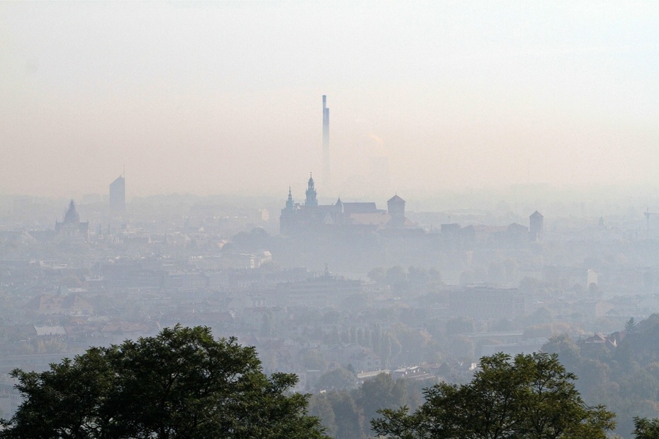W powietrzu wisi nie tylko smog. W Krakowie wykryto mikroplastik.