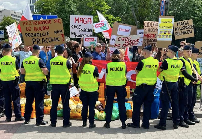 Wczoraj przed siedzibą MSWiA odbyły się protest pracowników Maga Foods. fot. Salon24.pl