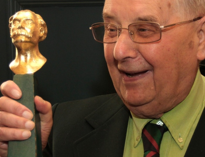 Aleksander Krawczuk dożył niemal 101 lat. „Książki, alkohol i seks”