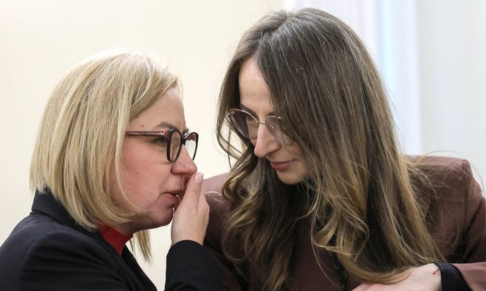 Rząd chce ścigać fikcyjne B2B, a sam tworzy „etat” na śmieciówce