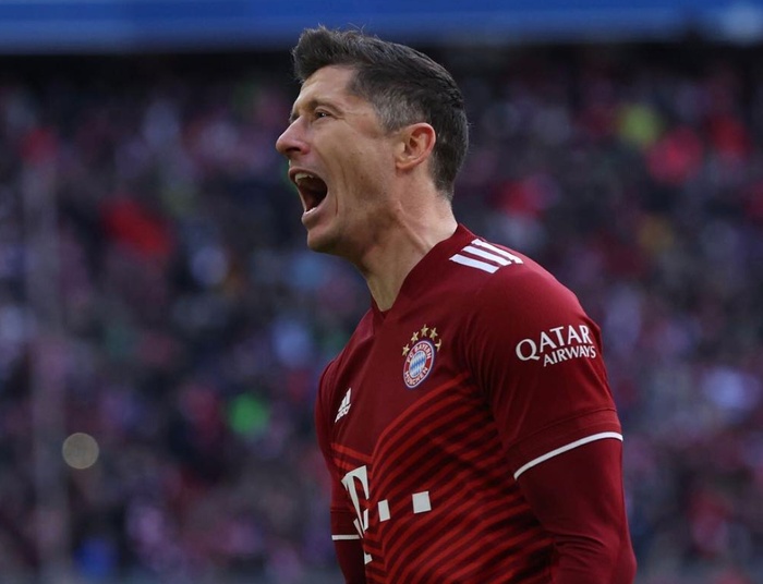Lewandowski wrócił do Bayernu. Zawodnicy zdziwieni. Barcelona nie odpuszcza