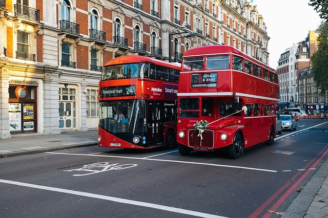 W Londynie za przejazdy komunikacją miejską najbardziej opłaca się płacić zbliżeniowo. Fot. Pixabay