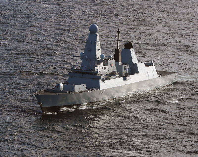 Okręt HMS Defender brytyjskiej marynarki wojennej. Fot. PAP/EPA