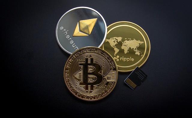 Bitcoin to najpopularniejsza, ale nie jedyna krytptowaluta. Na rynku jest ich kilkaset. Fot. Pixabay