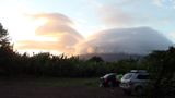 Wulkan pokryty wiecznymi chmurami. Wyspa Omatepe. Zbz