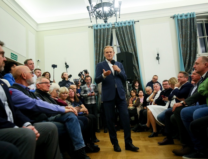 Donald Tusk powiedział, co PiS chce zrobić dzieciom. "Trzeba to powiedzieć wyraźnie"