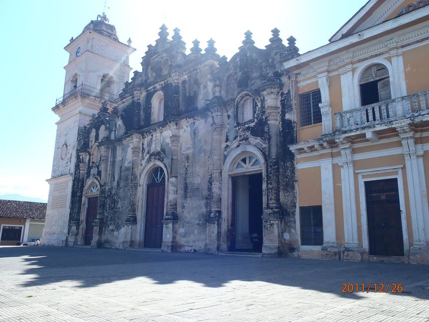 Granada, kościół osmolony rewolucją. Zbz