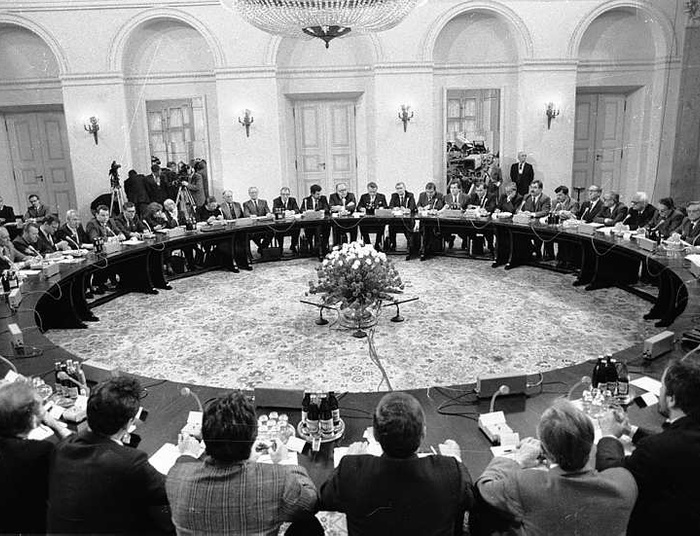 Atrapia. O poszukiwaniu Republiki