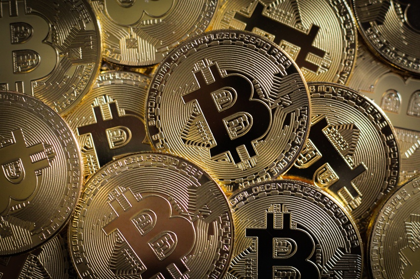 Bitcoin zaliczył spory wzrost w październiku. Czy przebiję barierę 100 tysięcy dolarów do końca roku? (fot. Pixabay)