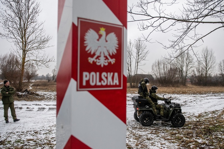 Patrol Straży Granicznej przy granicy polsko-białoruskiej. Fot. PAP/Wojtek Jargiło