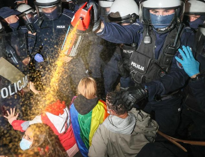 Przestańcie nas w*****ć! Precz z terrorem kościelno - prawicowym!