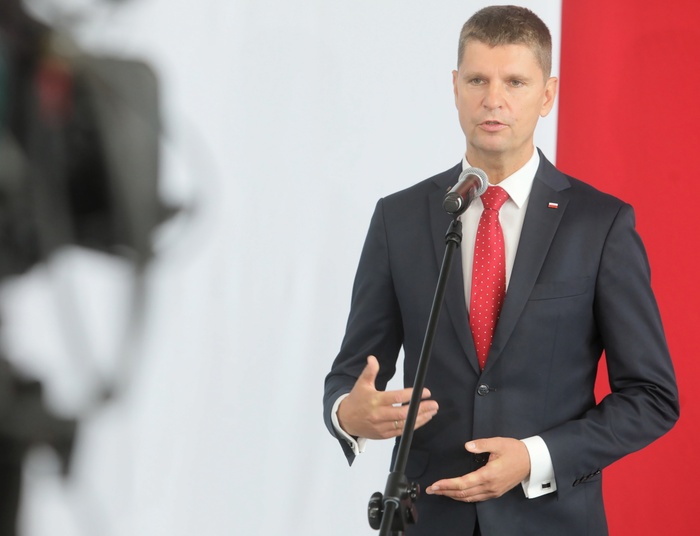 "W szkołach trzeba mówić, że Wałęsa był agentem". Piontkowski się tłumaczy