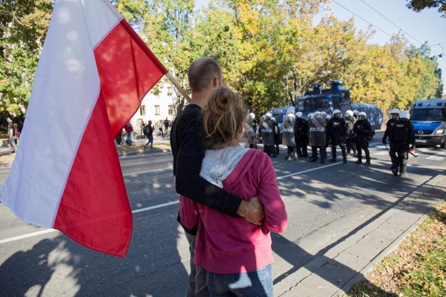 Otoczony kordonem policji Marsz Równości przeszedł ulicami Lublina. Fot. PAP/Wojtek Jargiło