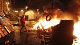 Mikekomar ‏@mikekomar 5m

@ukrpravda_news Майдан у вогні, третя ночі 19.02 #євромайдан via Stringer pic.twitter.com/cIlOC9swTr