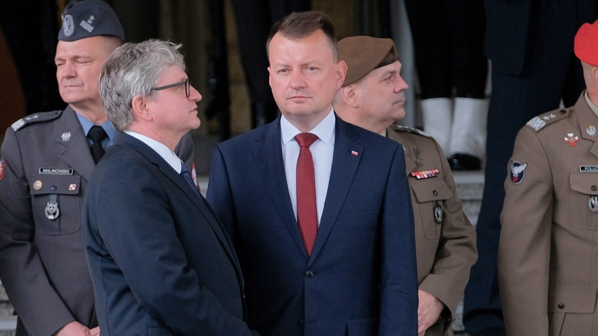 Mariusz Błaszczak zapowiedział utworzenie nowych dywizji ogólnowojskowych w centralnej Polsce. (fot. PAP)