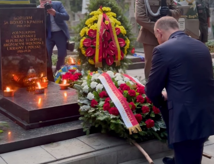 Tak działa rosyjska propaganda. Obrała za cel zdjęcie Andrzeja Dudy