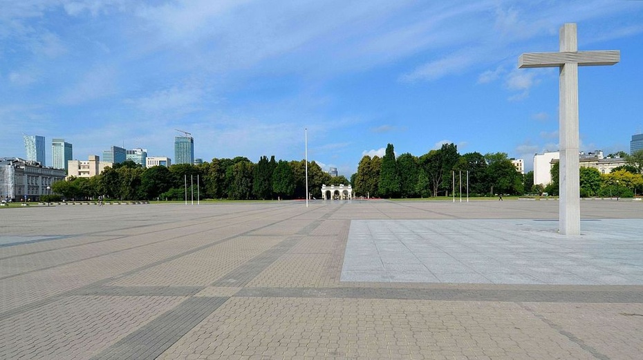 Plac marsz. Józefa Piłsudskiego w Warszawie. fot. Wikimedia/Adrian Grycuk