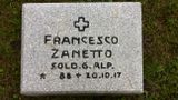 Jeden z nagrobków na cmentarzu żołnierzy włoskich we Wrocławiu, 11 IX 2013 r., Foto: Robert Pieńkowski