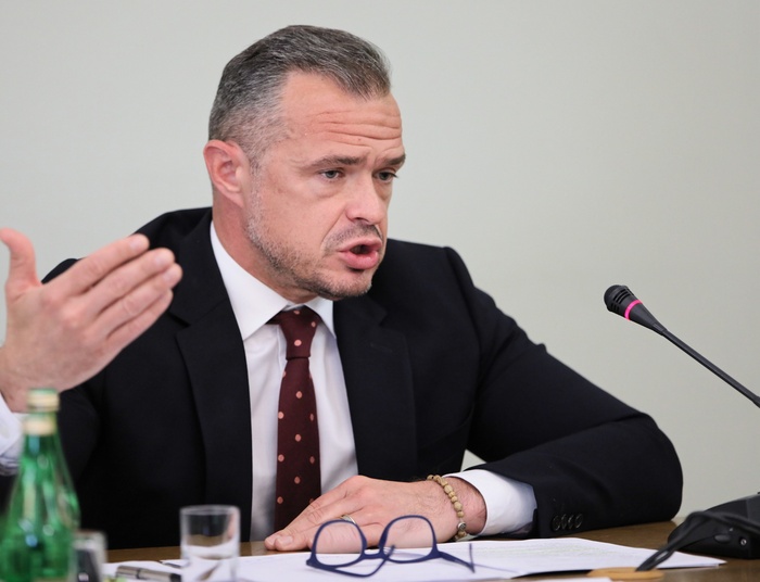 Nowak przed komisją śledczą ds. afery VAT. PiS chce ścigać znanych polityków PO