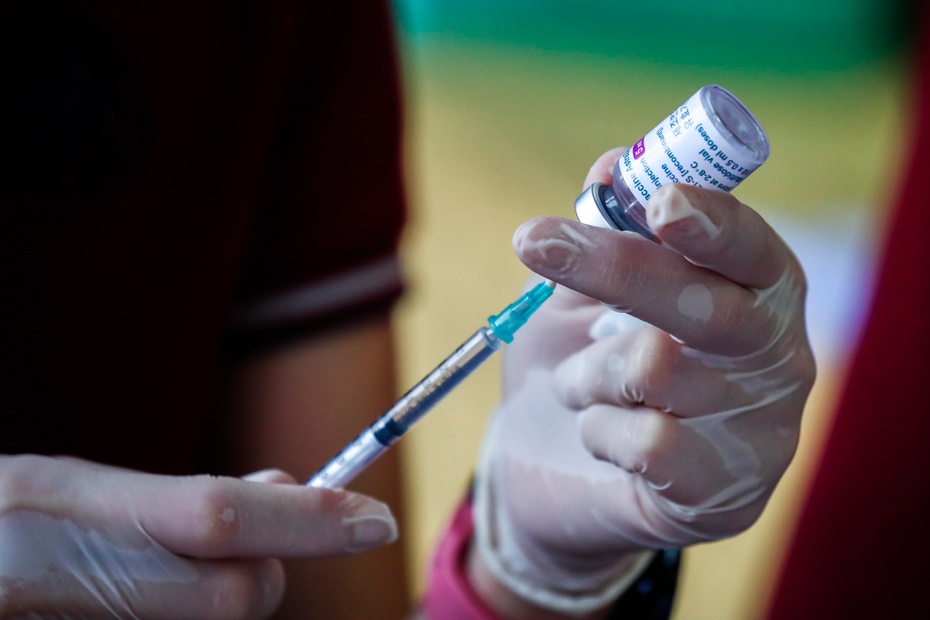 Spór między hiszpańskim rządem a władzami Kastylii i Leonu wokół szczepionki AstraZeneca. Fot. PAP/EPA