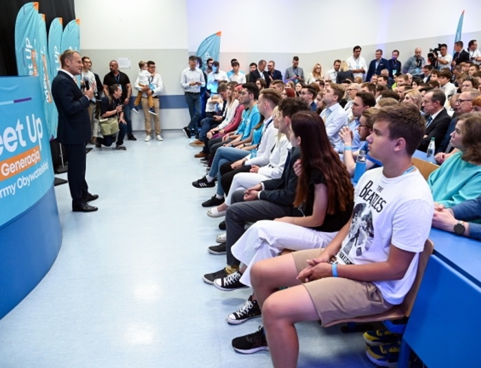 Członek PO do Tuska: Mam nadzieję, że zabierzecie 500 plus i 14 emeryturę