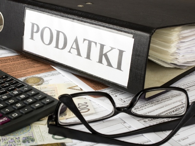 Minister Finansów poinformował, że w przypadku rocznych deklaracji PIT nie będzie żadnych sankcji, jeżeli ktoś złoży je do końca maja 2020 r. Fot. mf.gov.pl