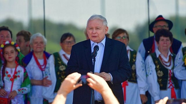 Jarosław Kaczyński proponuje "polską wersję państwa dobrobytu", fot. PAP wideo