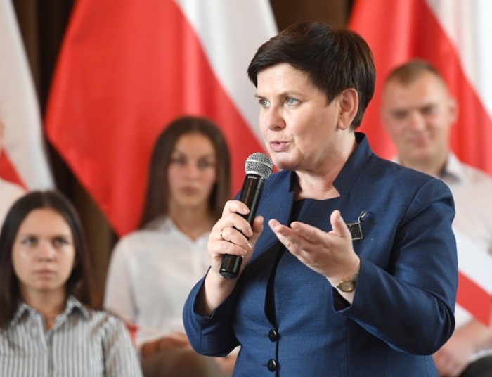 Szydło: Polityka nie jest dla grzecznych dziewczynek. Trudna decyzja, czy zostać w rządzie