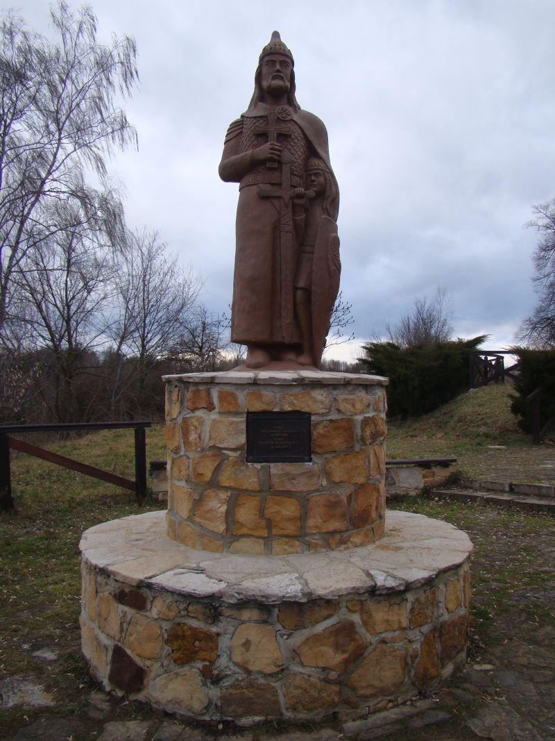 Posąg fundatora świątyni z synem.