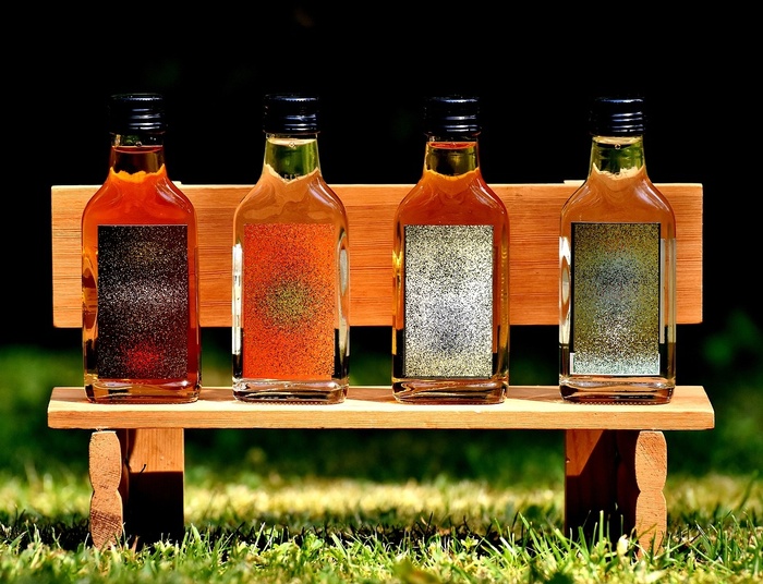 Ile będzie kosztował alkohol w 2023 roku? Od ceny "małpki" niejednemu zakręci się w głowie