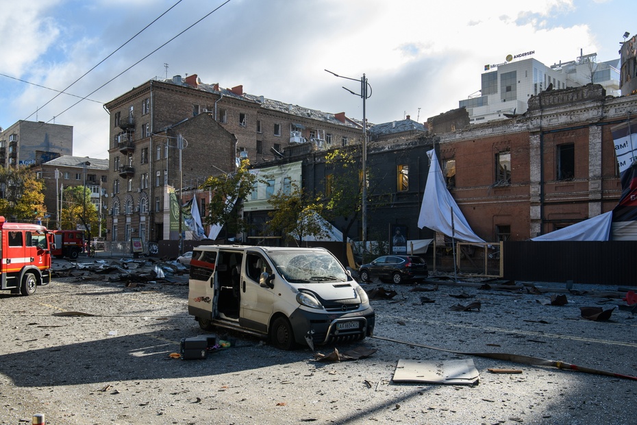 Kijów po ataku rakietowym Rosji Fot. PAP/Vladyslav Musiienko