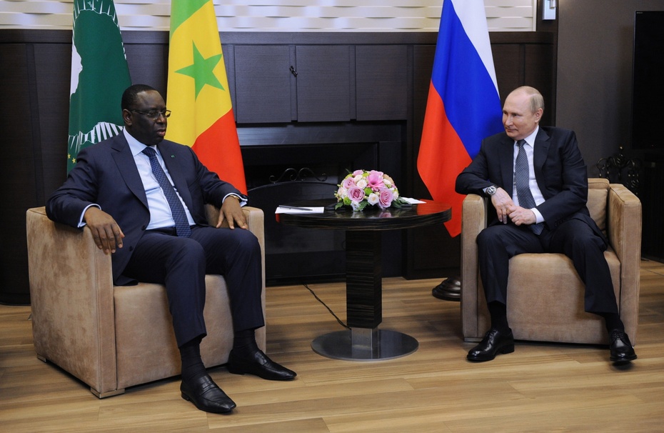 Prezydent Rosji Władimir Putin spotkał się z prezydentem Senegalu Macky Sallem. Źródło: EPA/MIKHAIL KLIMENTYEV / KREMLIN POOL / SPUTNIK MANDATORY CREDIT
