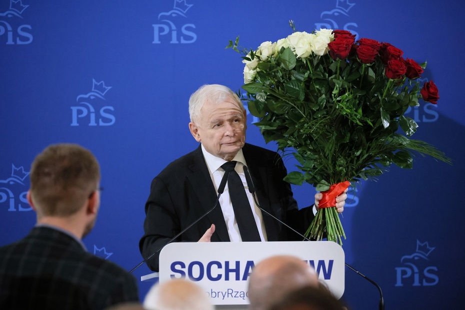 Odejście Jarosława Kaczyńskiego z rządu będzie bardzo znaczącą zmianą, przekonują eksperci. Fot. PAP/Leszek Szymański