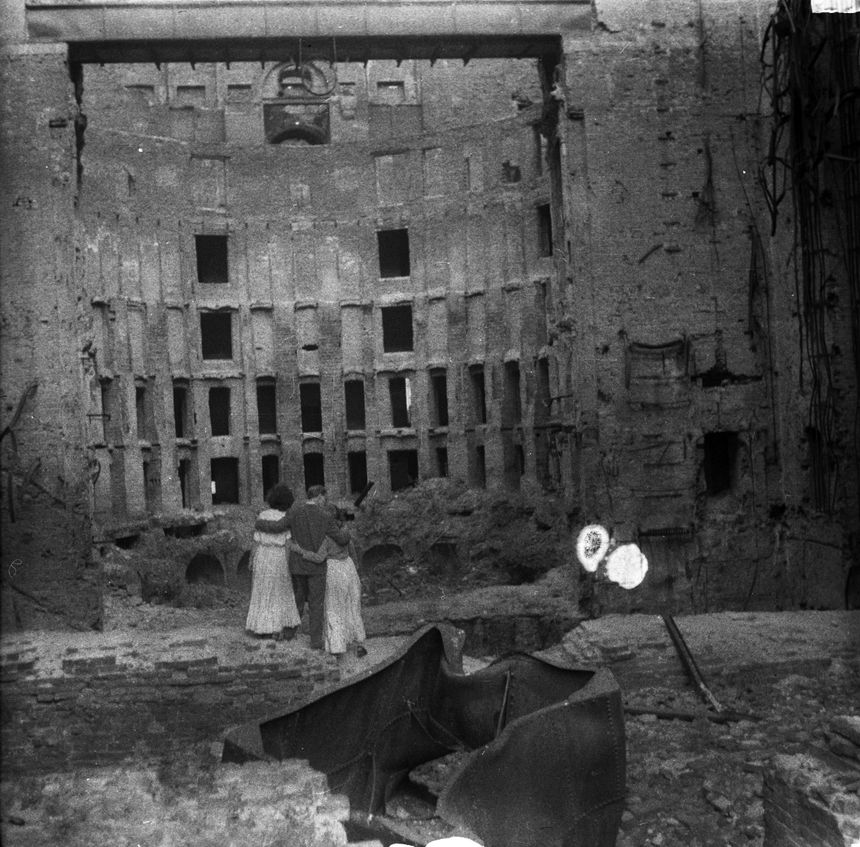 Warszawa 1945 w obiektywie Edwarda Dziewońskiego